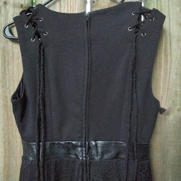 Black Lace Sleeveless Goth/Emo Dress - Picture 4 of 12